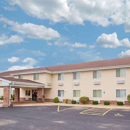 Super 8 by Wyndham Galva Hotell Eksteriør bilde